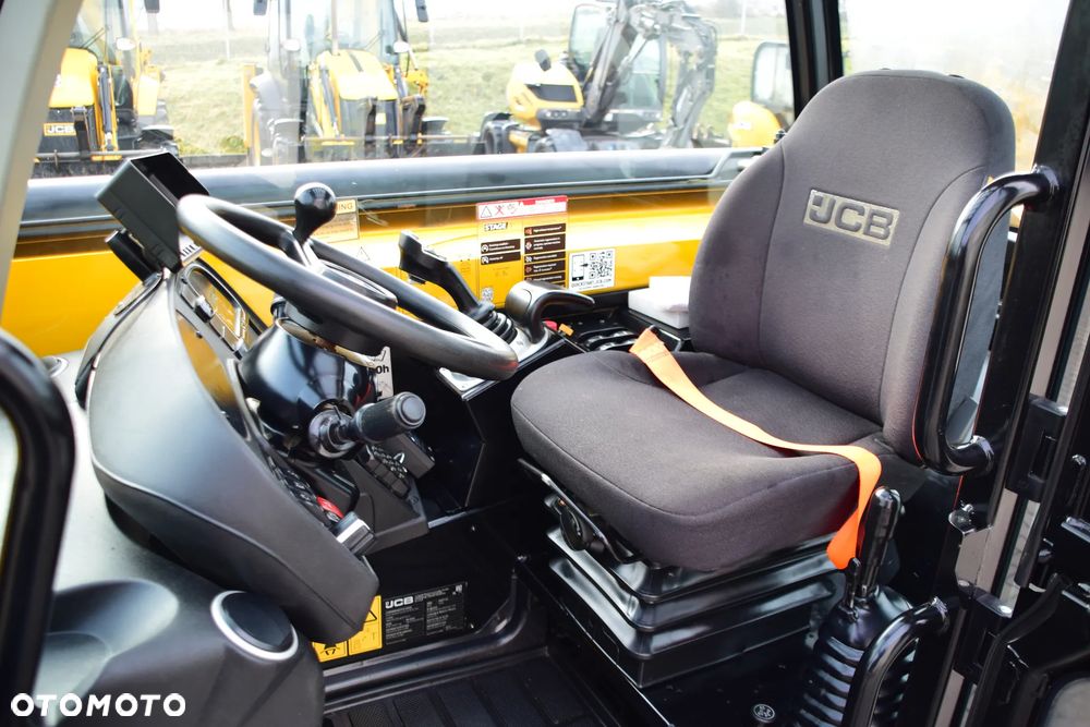 JCB 540-140 HiVIZ Platform JCB - 25