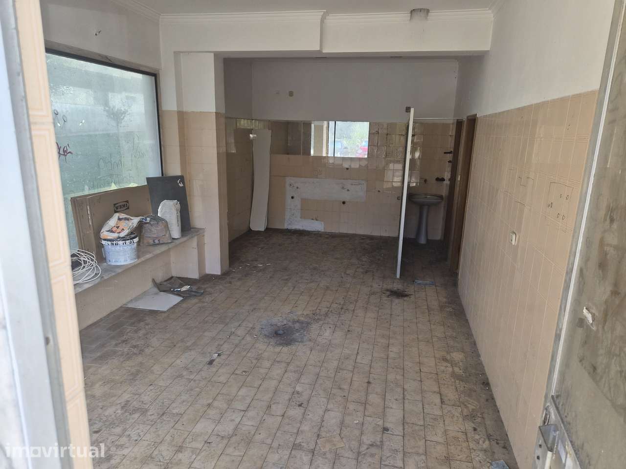 Imóvel comercial para arrendar na Amadora loja9 - Grande imagem: 4/5