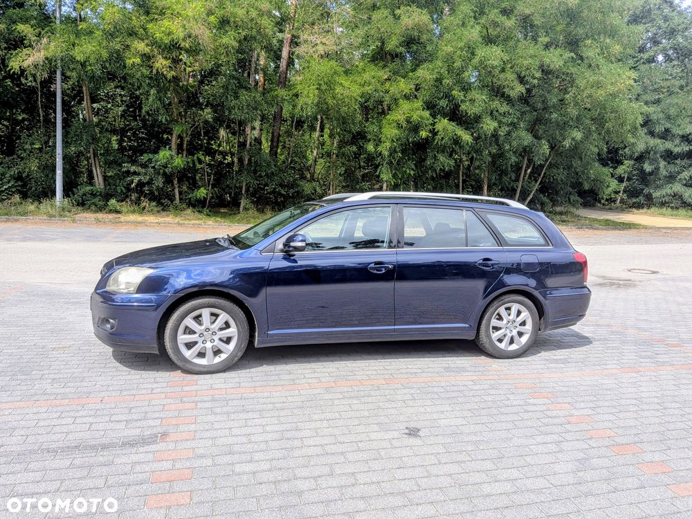 Toyota Avensis - 1