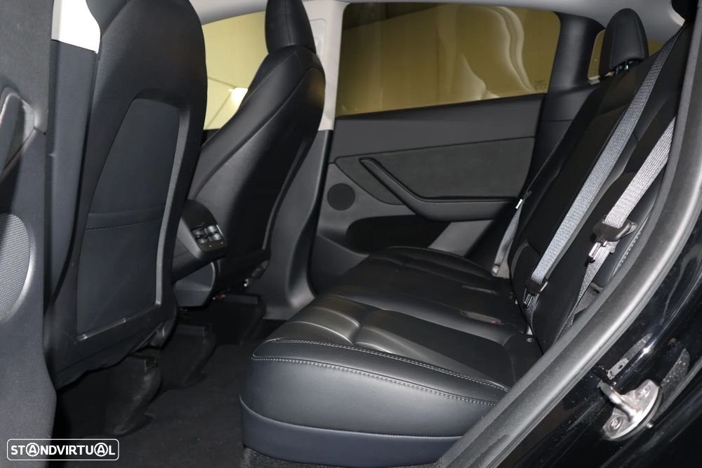 Tesla Model Y Standard - 10