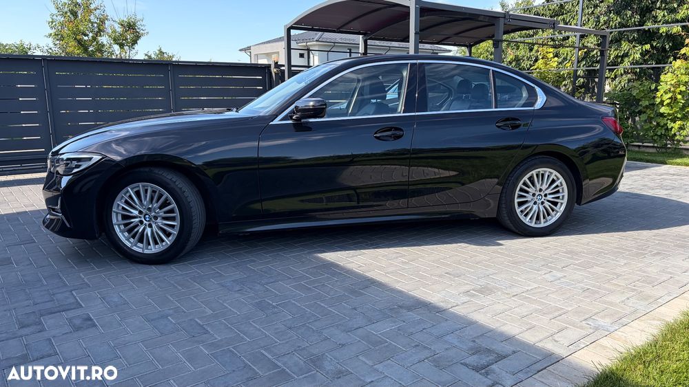 BMW Seria 3 320i Aut. Luxury Line - 34