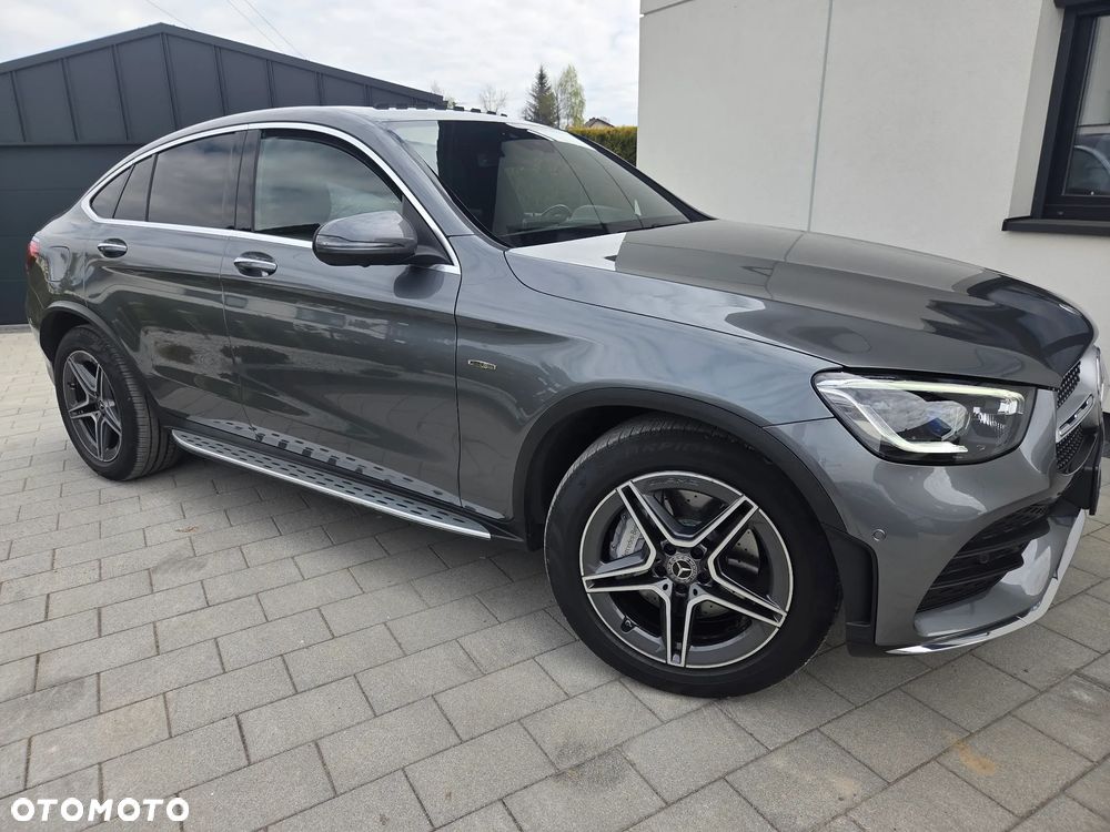 Mercedes-Benz GLC 200 4Matic 9G-TRONIC AMG Line Plus - 13