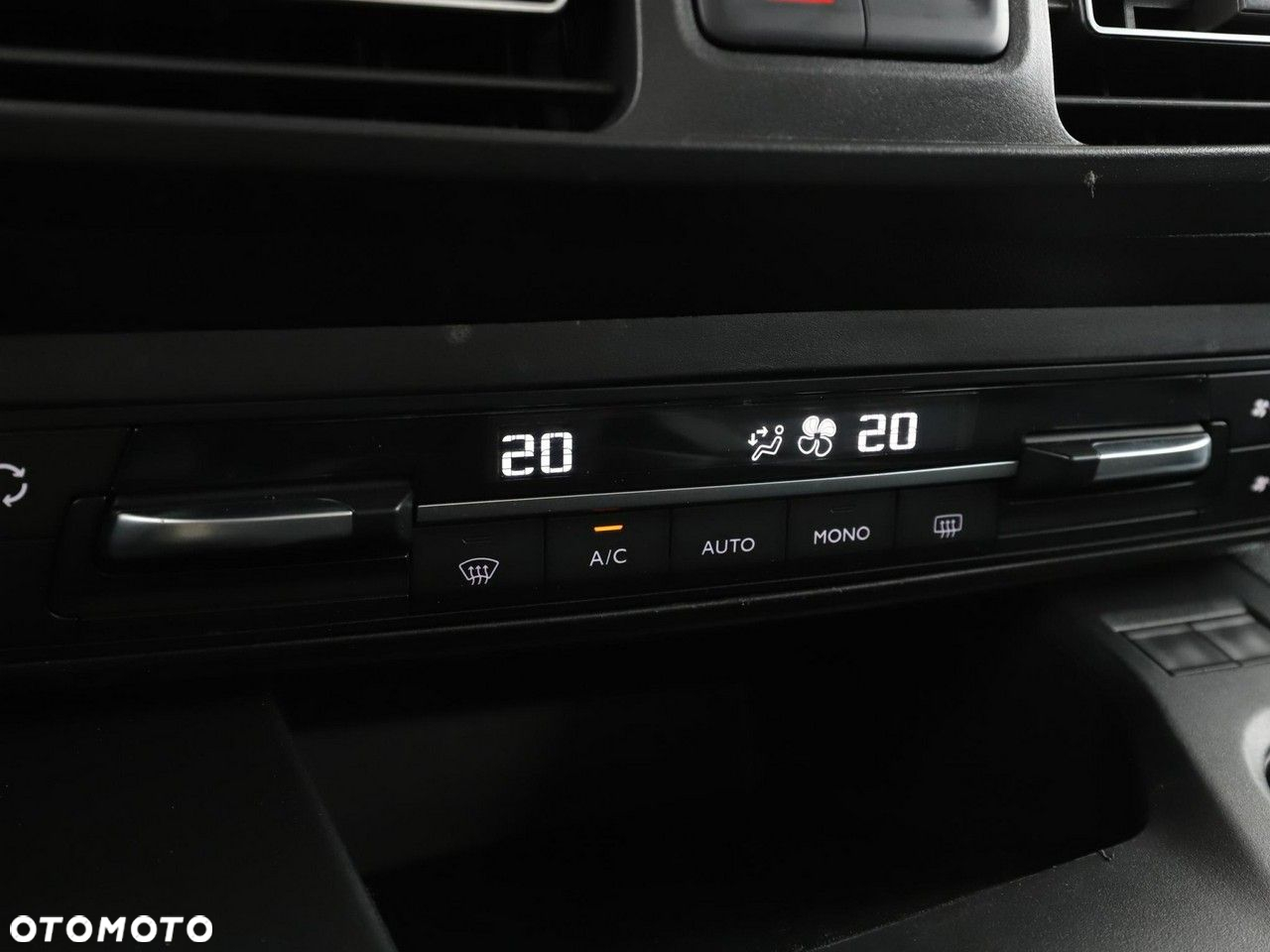 Citroën Berlingo M PureTech 110 LIVE - 28