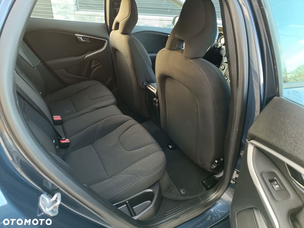 Volvo V40 D2 Momentum - 11