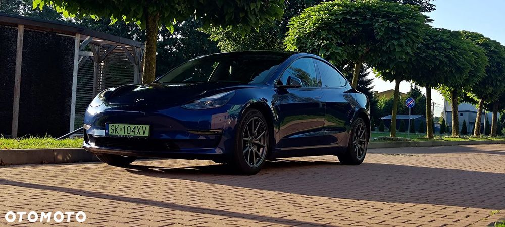 Tesla Model 3 - 4