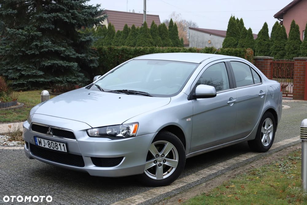 Mitsubishi Lancer 1.5 Invite - 1