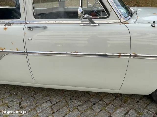 Ford Crestline - 17