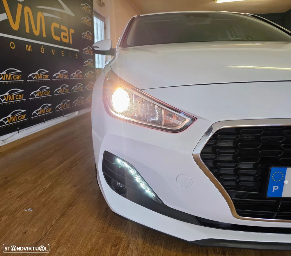 Hyundai i30 1.6 CRDI STyle+Navi - 19
