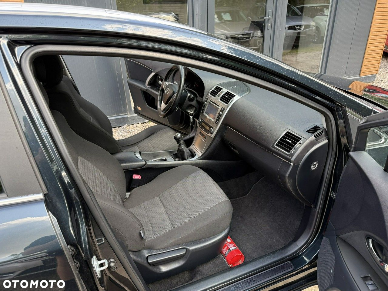 Toyota Avensis - 17