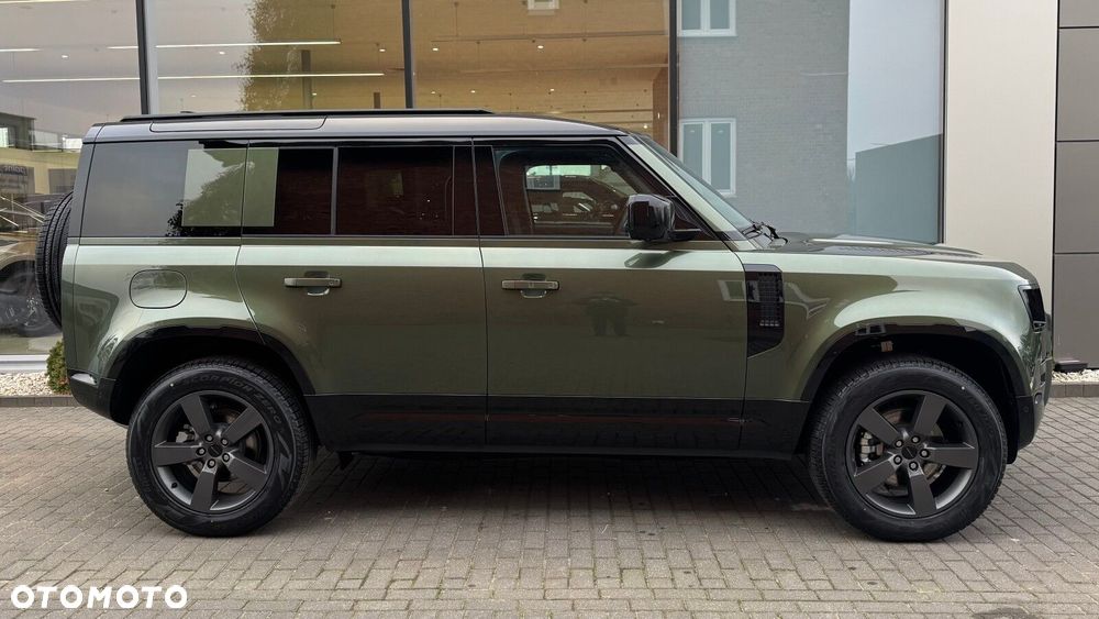 Land Rover Defender - 2