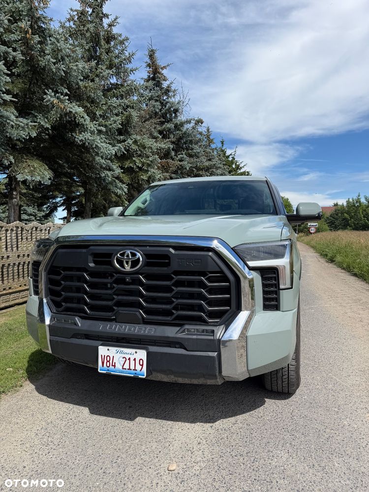 Toyota Tundra - 2