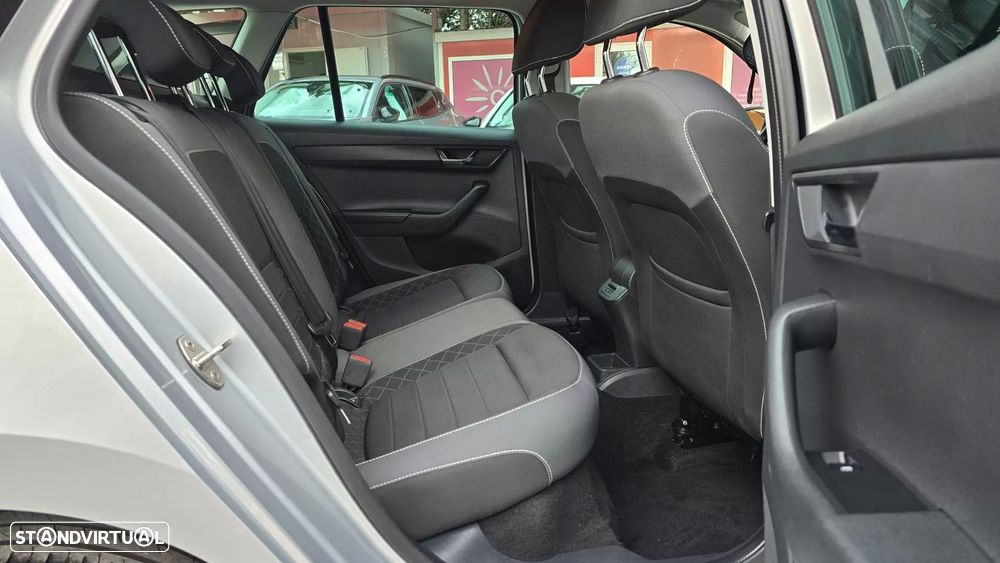 Skoda Fabia Break 1.0 TSI Ambition DSG - 19