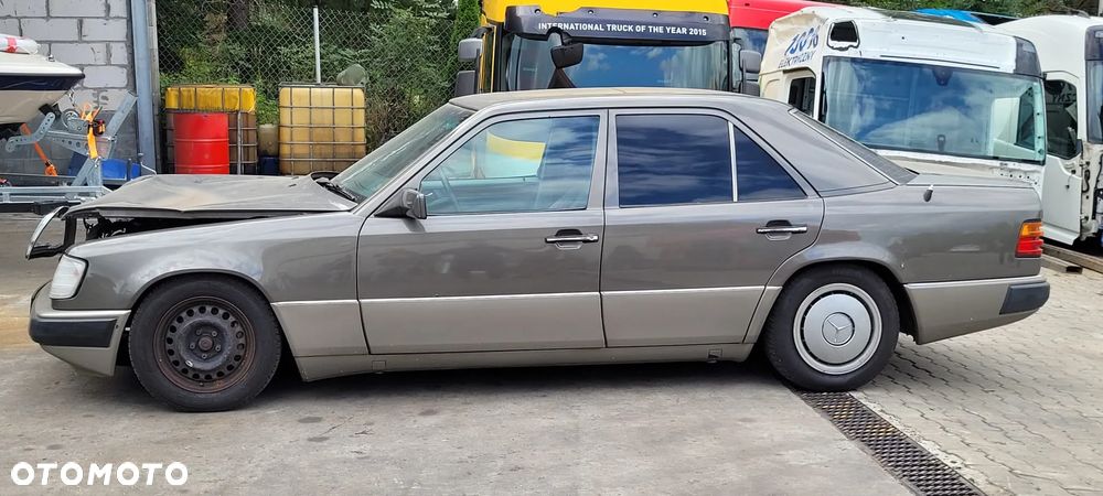 Mercedes-Benz W124 (1984-1993) - 1