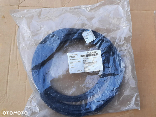 Opel Corsa E 5D uszczelka drzwi przednich 39105577