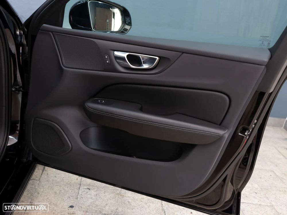 Volvo V60 2.0 B4 Momentum Plus Geartronic - 12