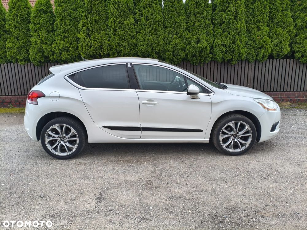 Citroën DS4 1.6 HDi SoChic - 6