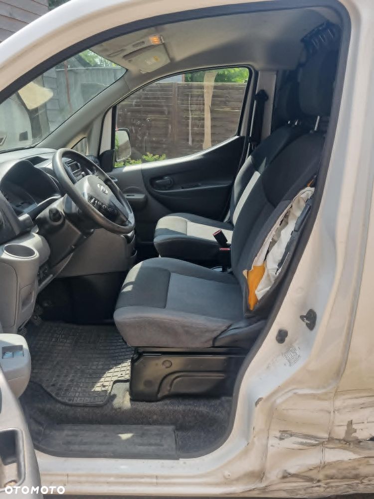 Nissan NV200 - 10