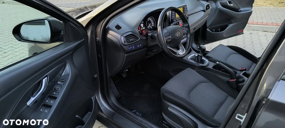 Hyundai i30 blue Kombi 1.6 CRDi Passion - 5