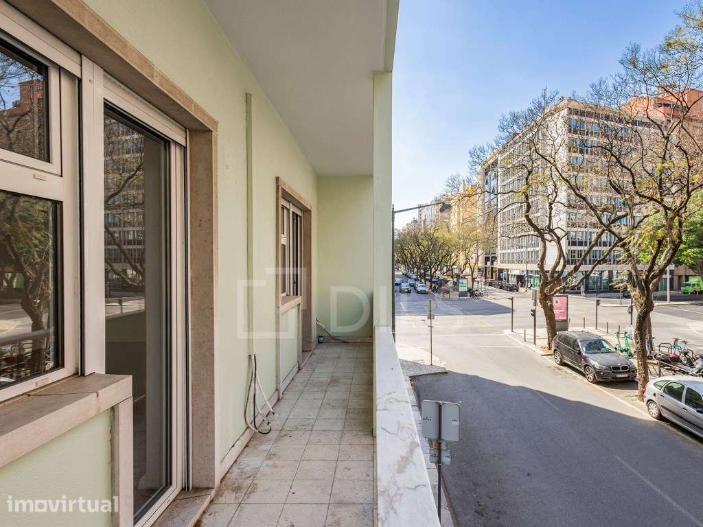 Apartamento T3 com varanda para arrendamento na Avenida 5 de Outubro - Grande imagem: 4/20