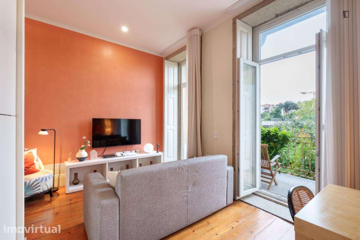 Apartamento com 1 quartos - localizado em Cedofeita Porto - Grande imagem: 2/18