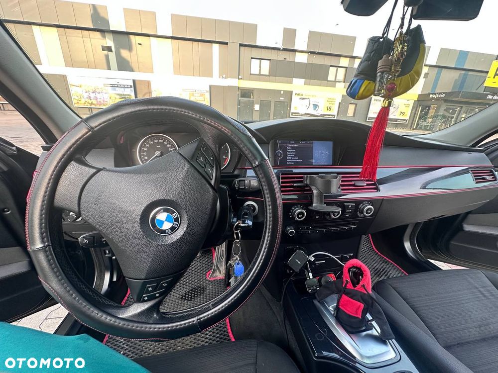 BMW Seria 5 525d - 9