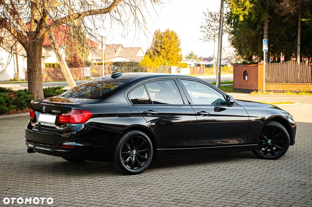 BMW Seria 3 320d M Sport Edition - 15