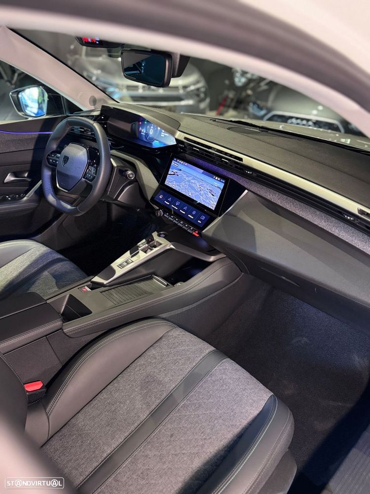 Peugeot 408 1.2 PureTech Allure Pack EAT8 - 25
