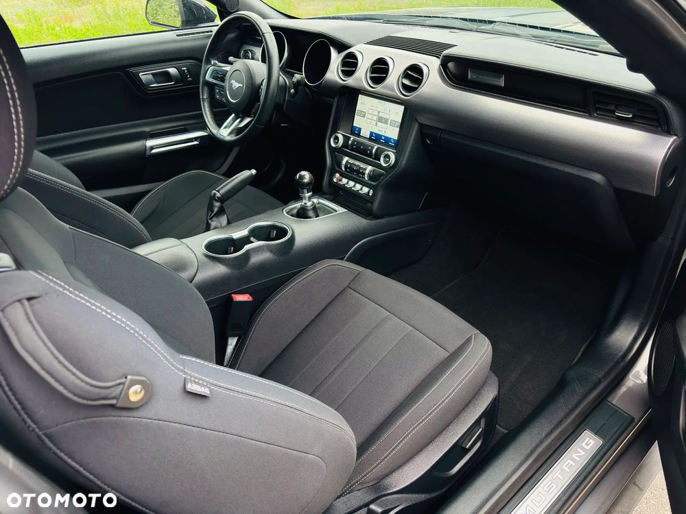 Ford Mustang - 17