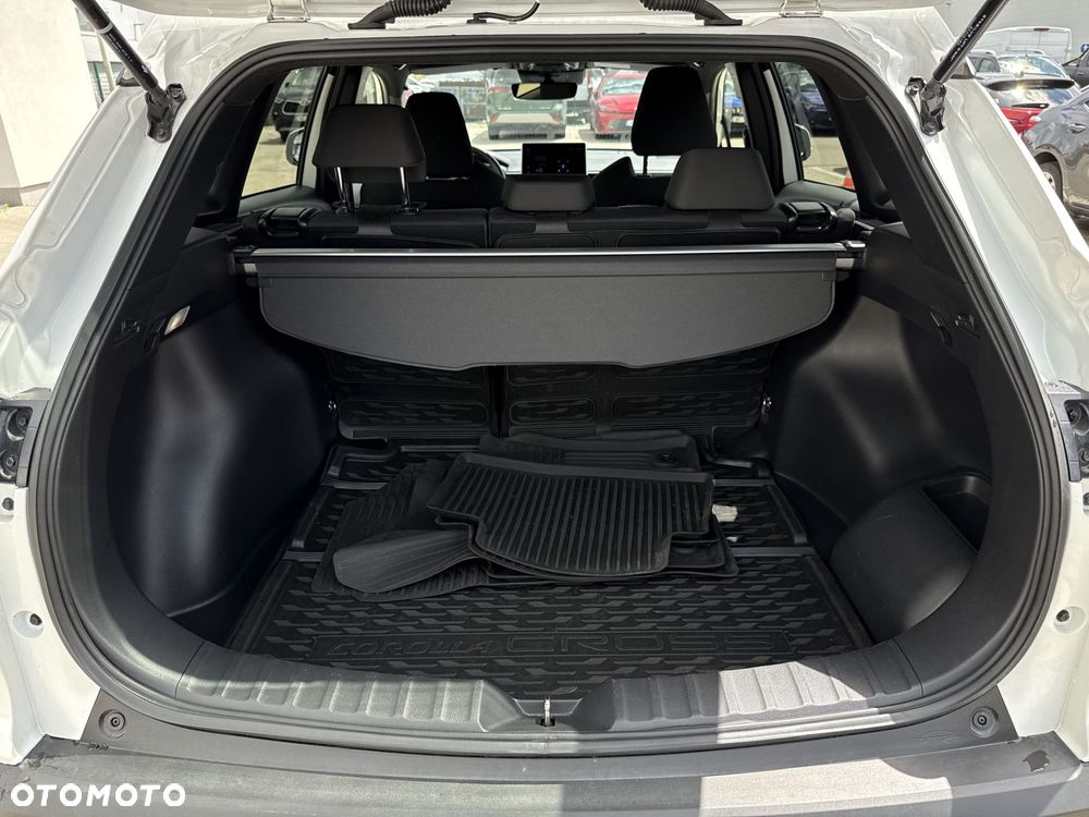 Toyota Corolla Cross - 11