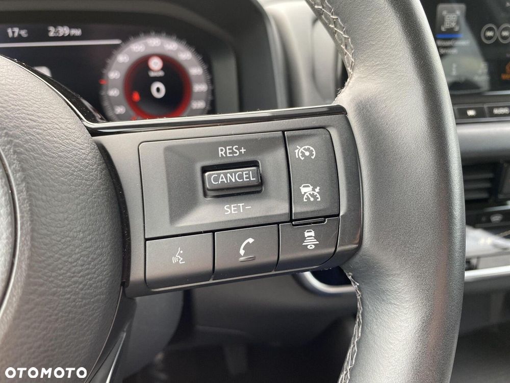 Nissan Qashqai 1.3 DIG-T N-Connecta - 24