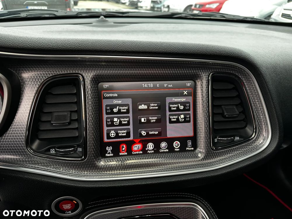 Dodge Challenger - 11