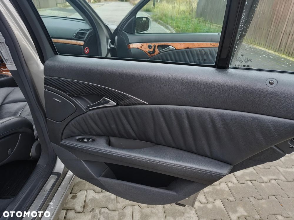 Mercedes-Benz Klasa E 320 CDI T Elegance - 24