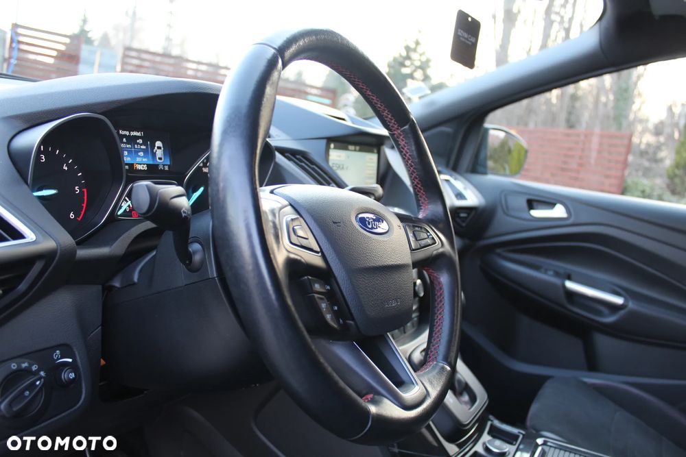 Ford Kuga 1.5 TDCi 2x4 ST-Line - 15