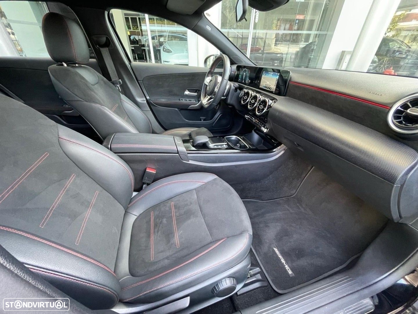 Mercedes-Benz A 250 Limousine e AMG Line - 17