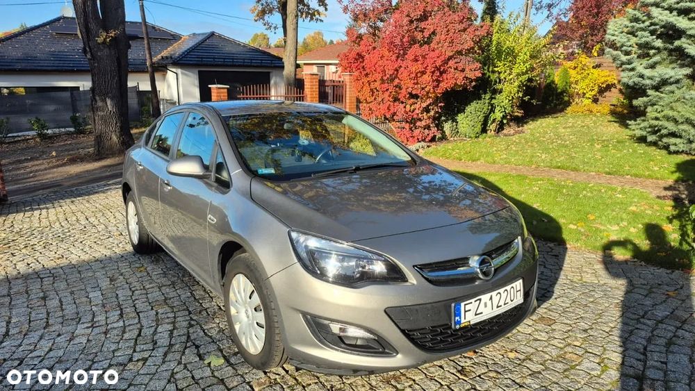 Opel Astra - 1