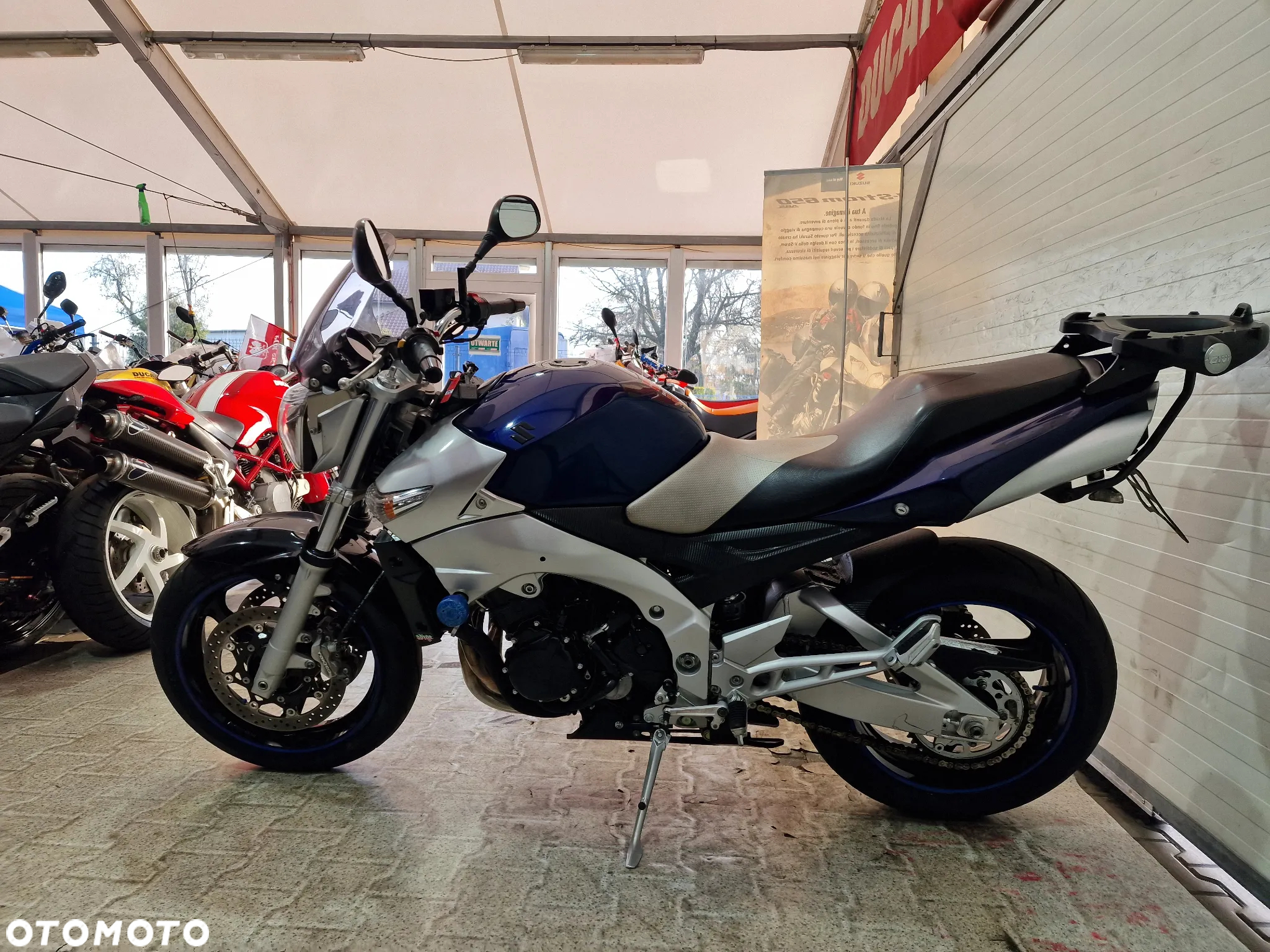 Suzuki GSR - 20