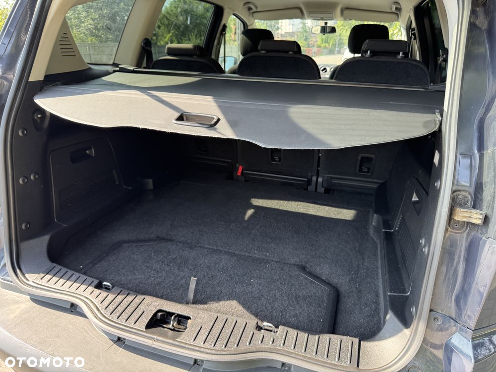 Ford S-Max - 36