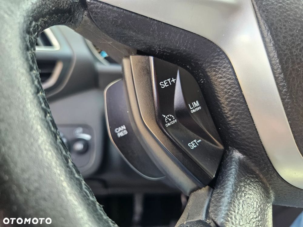 Ford Kuga 1.5 EcoBoost 2x4 Titanium - 16