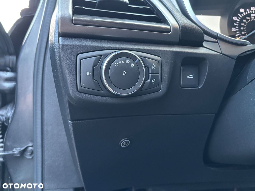 Ford Fusion 2.0 EcoBoost Titanium - 33