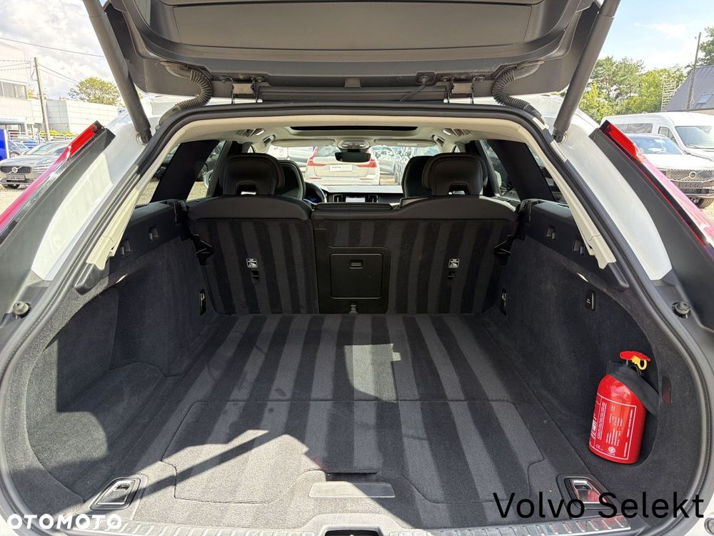 Volvo V90 Cross Country - 34