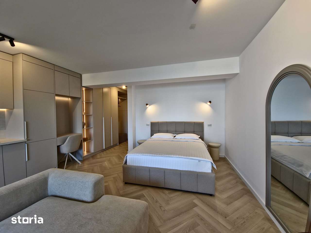 Prima inchiriere Studio lux vedere lac parcare subterana Mamaia — fotografia 3