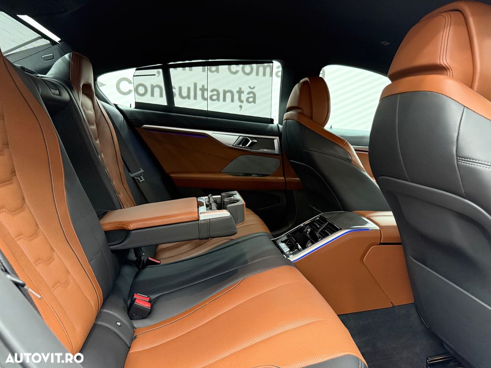 BMW M8 M850i xDrive Gran Coupe - 9