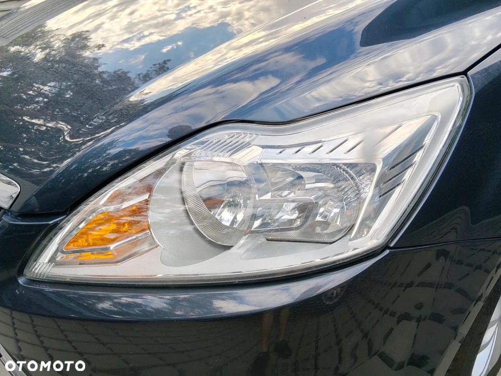 Ford Focus 1.6 16V Ghia - 13