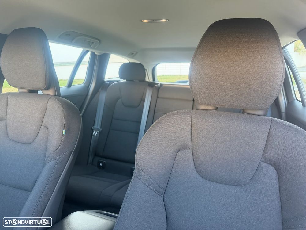 Volvo V60 2.0 B4 Momentum Geartronic - 9