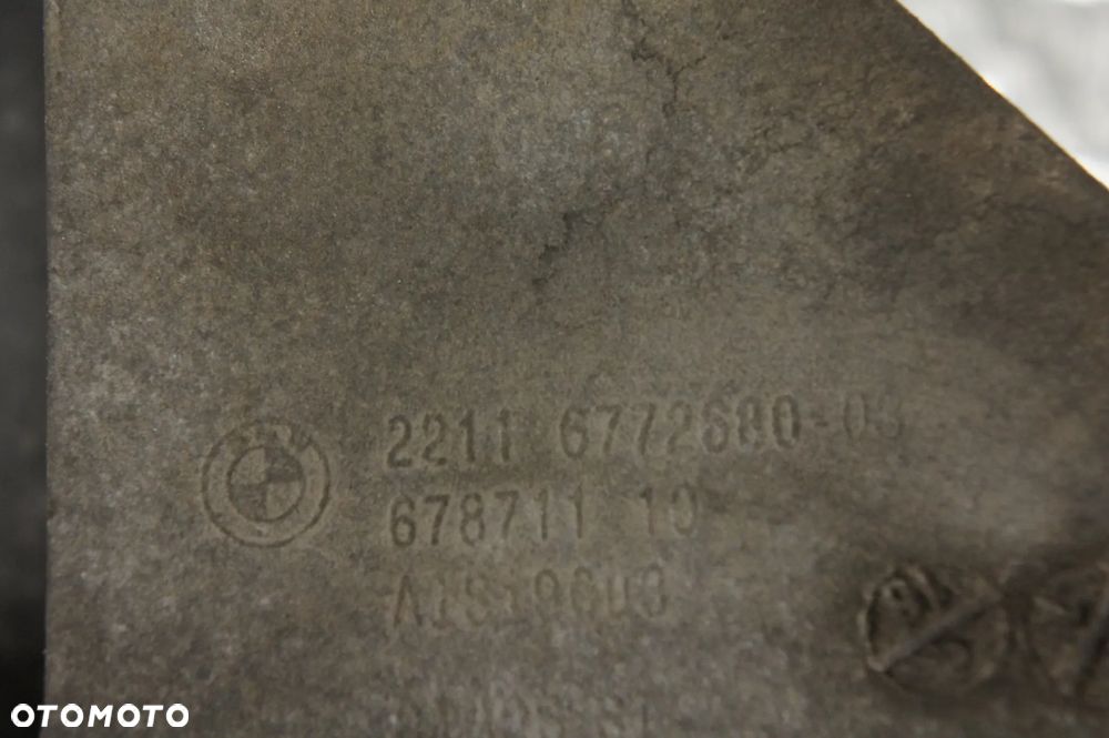 Łapa Wspornika Mocowania silnika BMW X5 3,0 E70 / E60 / E71 6772680 / 67671110 - 7