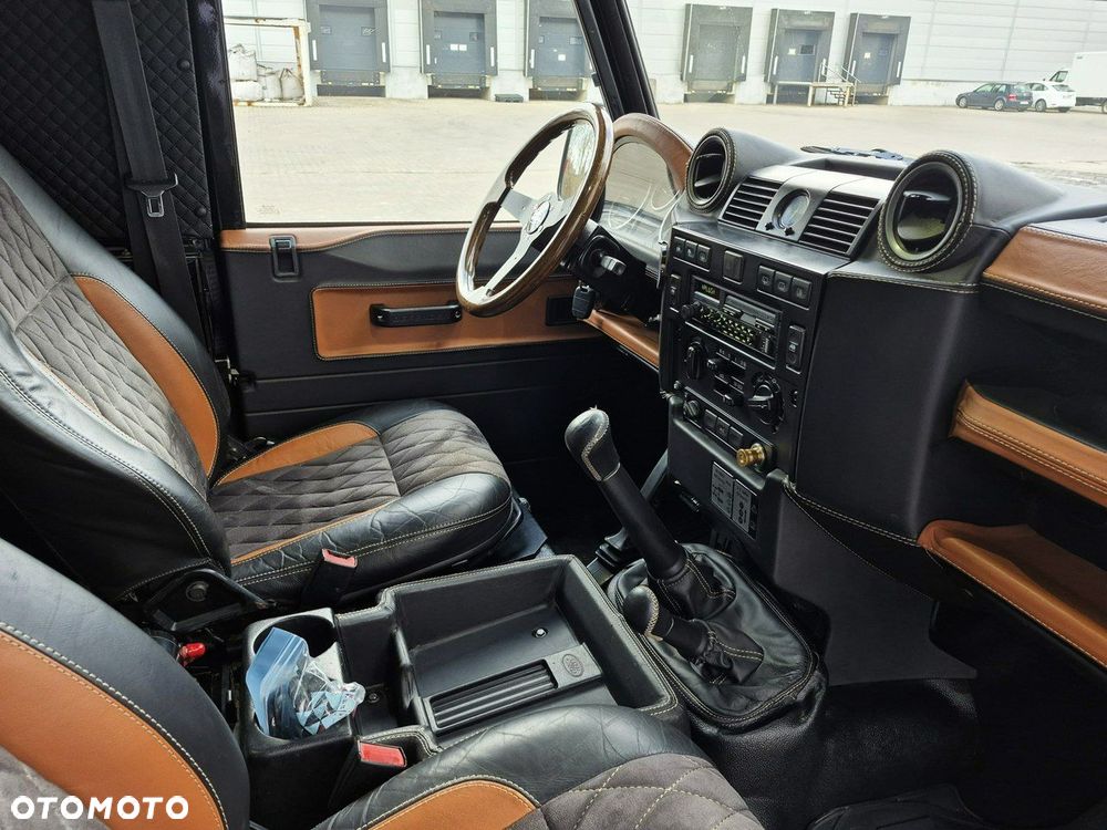 Land Rover Defender 2.2 TD4 E - 28