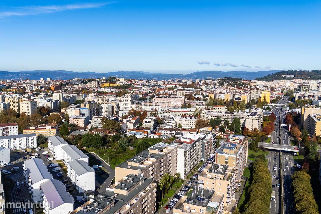 Apartamento T5 em S.Victor - Grande imagem: 3/55