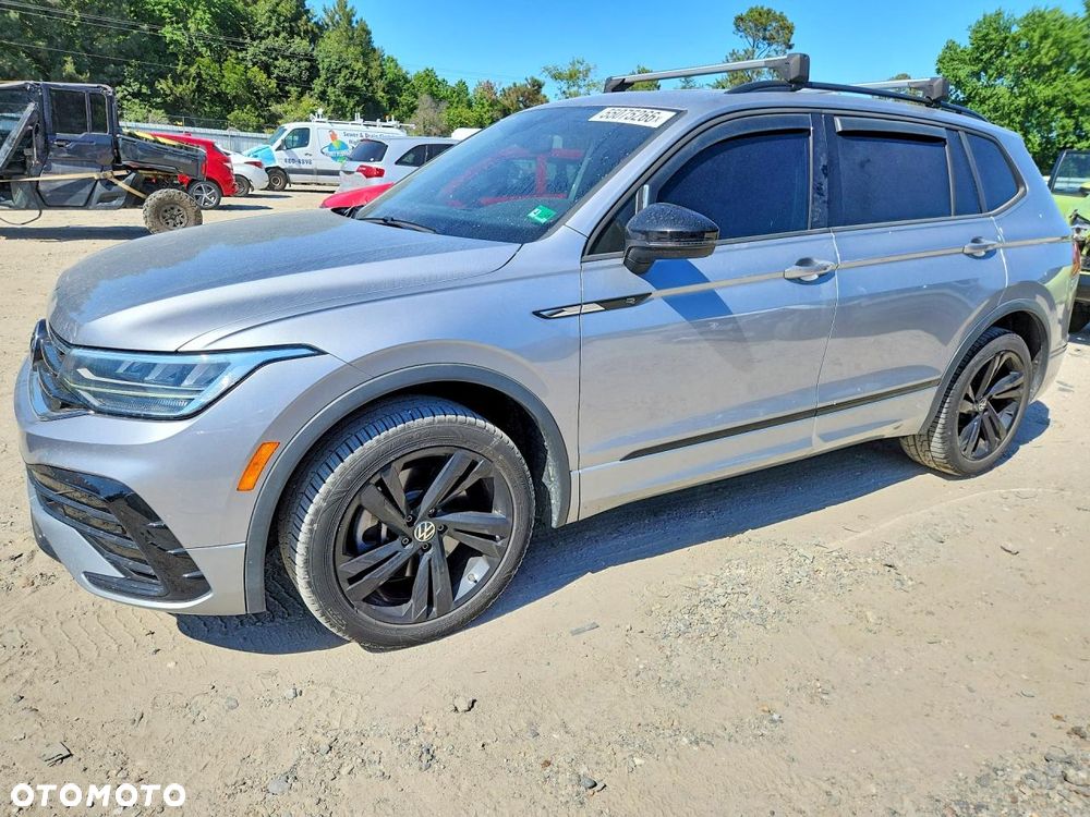 Volkswagen Tiguan - 1