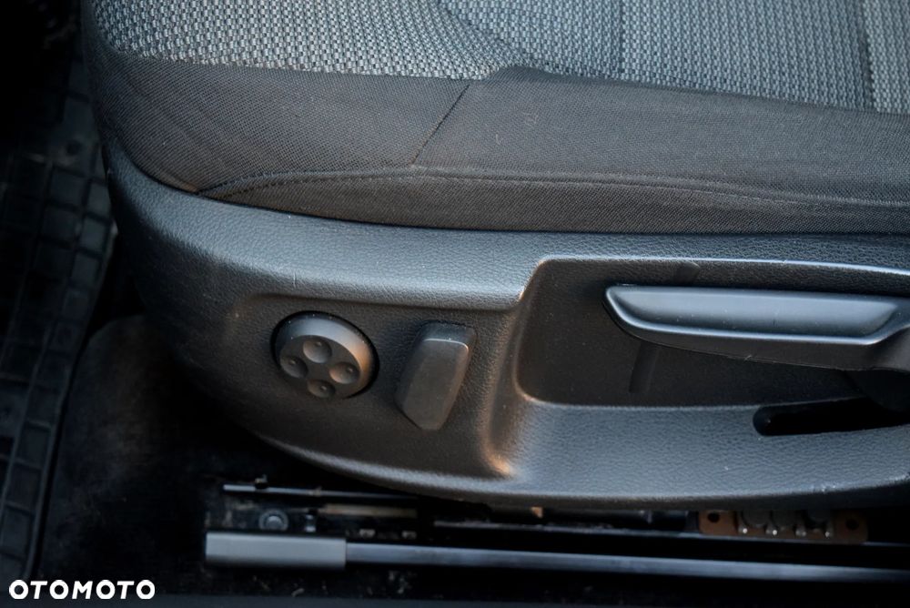 Volkswagen Passat Variant 1.8 TSI Comfortline - 27