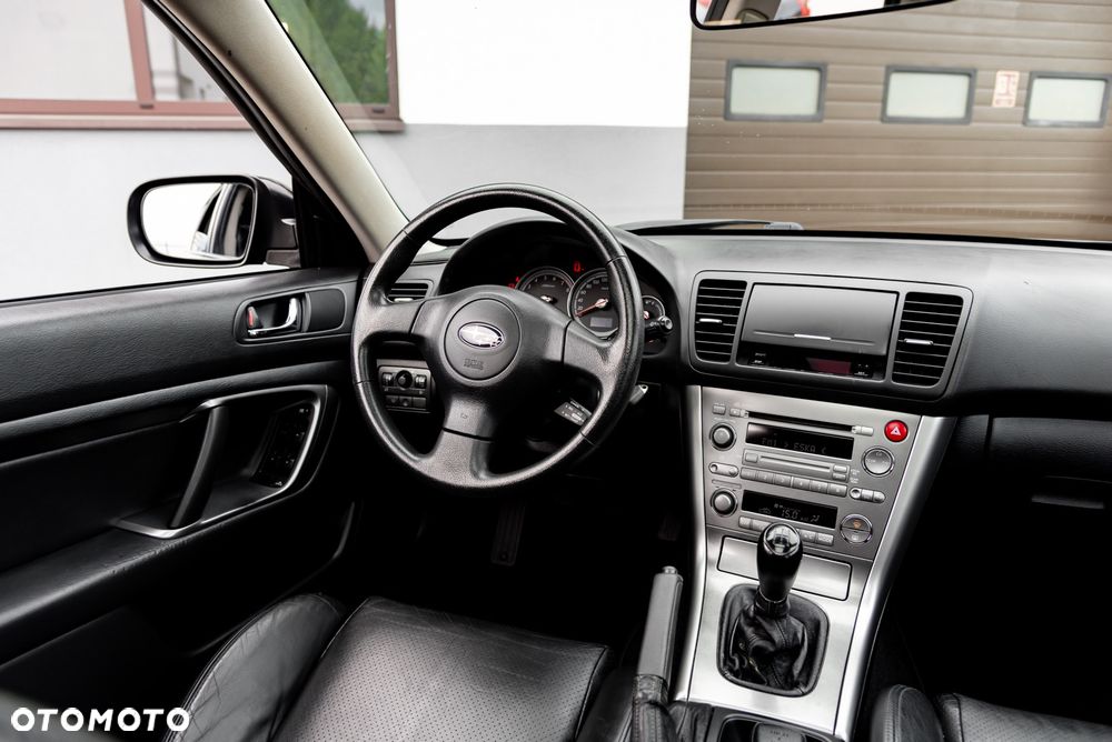 Subaru Legacy - 28